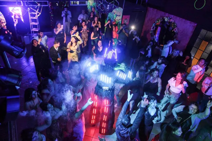 Pista de baile con robot LED